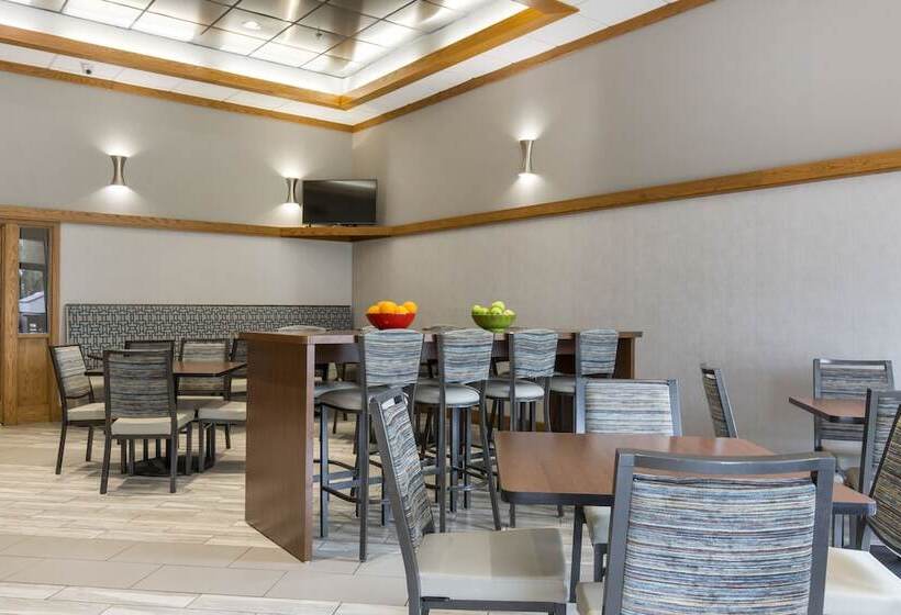 Greenstay Hotel & Suites Central