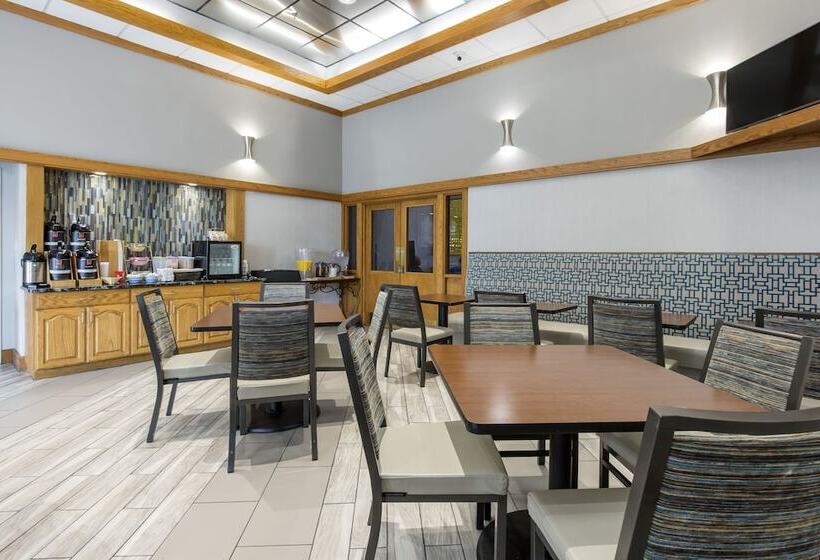 Greenstay Hotel & Suites Central