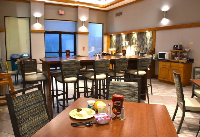 Greenstay Hotel & Suites Central