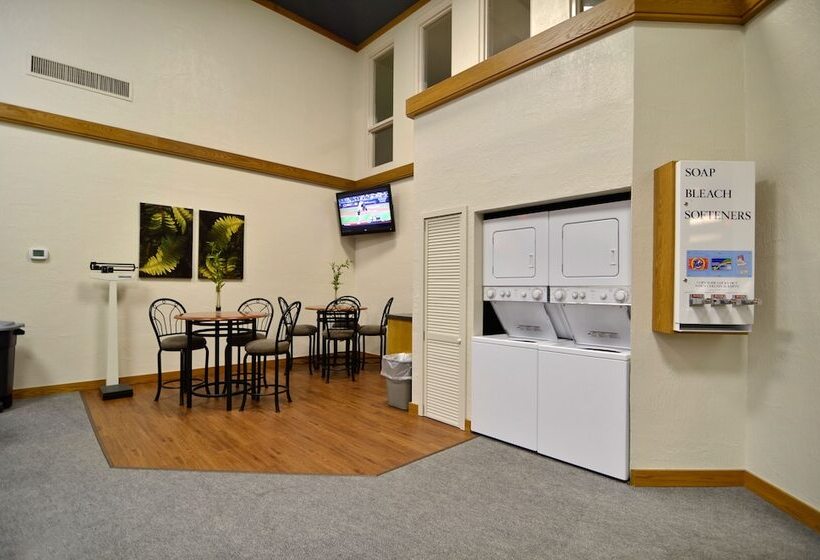 Greenstay Hotel & Suites Central