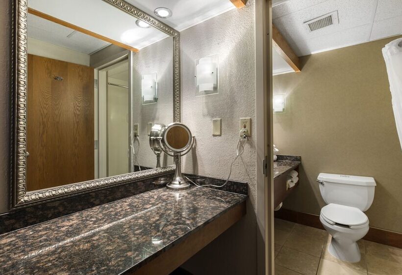 Greenstay Hotel & Suites Central