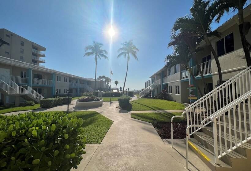 فندق Gulfstream Manor