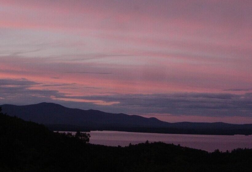 هتل Gunstock Inn & Suites