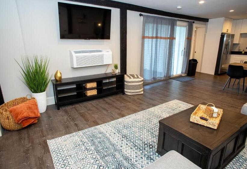 호텔 Gunstock Inn & Suites