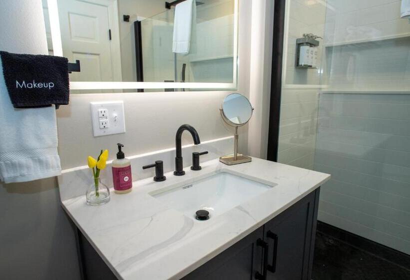 호텔 Gunstock Inn & Suites