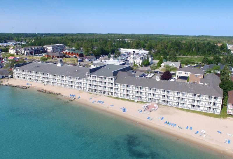 בית מלון כפרי Hamilton Inn Select Beachfront Mackinaw City
