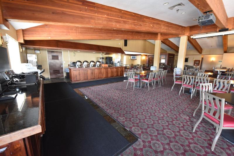 בית מלון כפרי Hamilton Inn Select Beachfront Mackinaw City