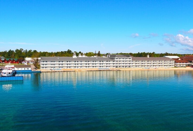 בית מלון כפרי Hamilton Inn Select Beachfront Mackinaw City
