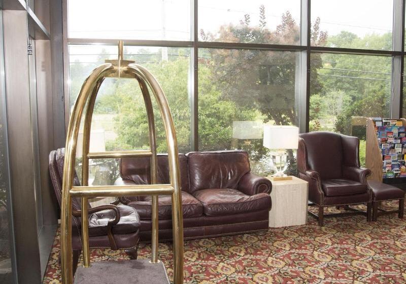 호텔 Hampton Falls Inn