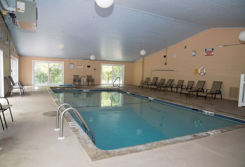 호텔 Hampton Falls Inn