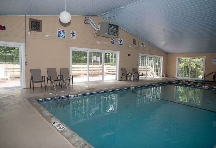 호텔 Hampton Falls Inn