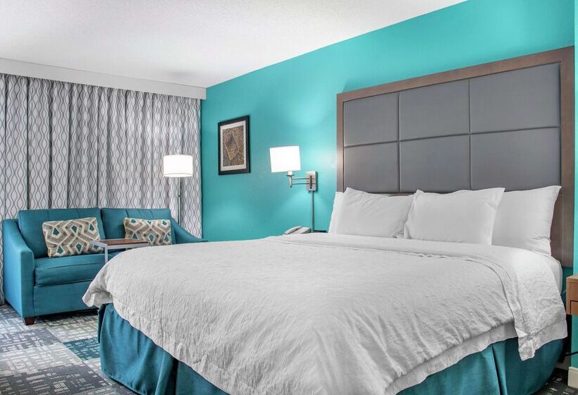 فندق Hampton Inn Adel