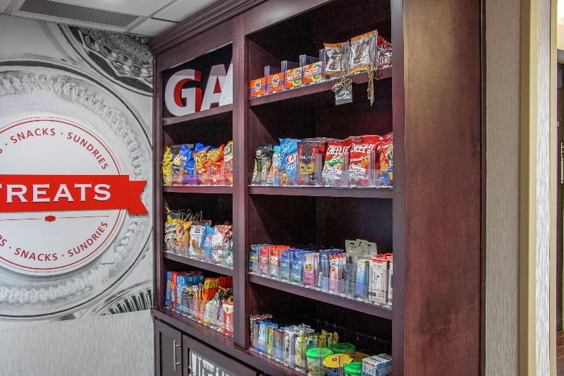 فندق Hampton Inn Adel