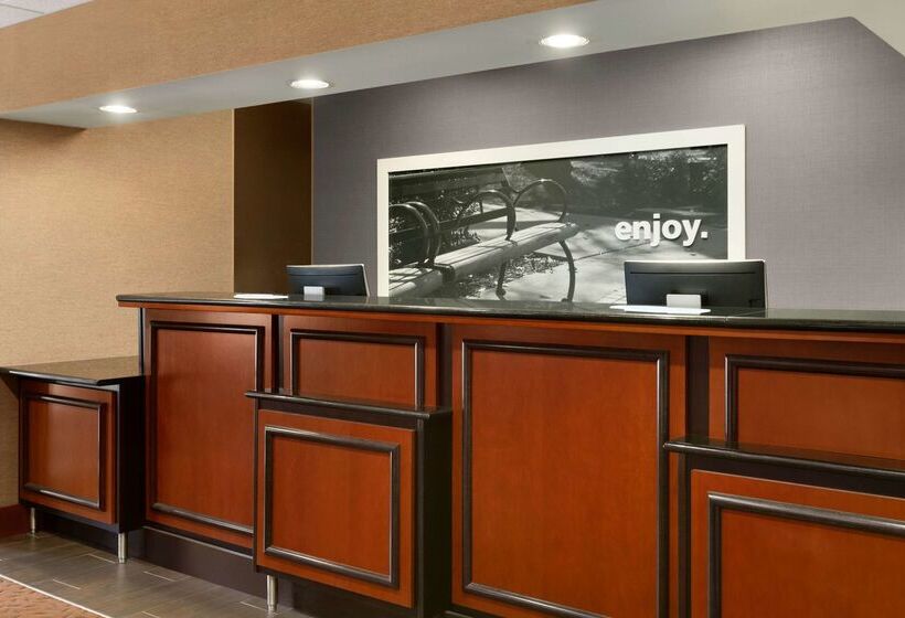 Отель Hampton Inn Akronfairlawn