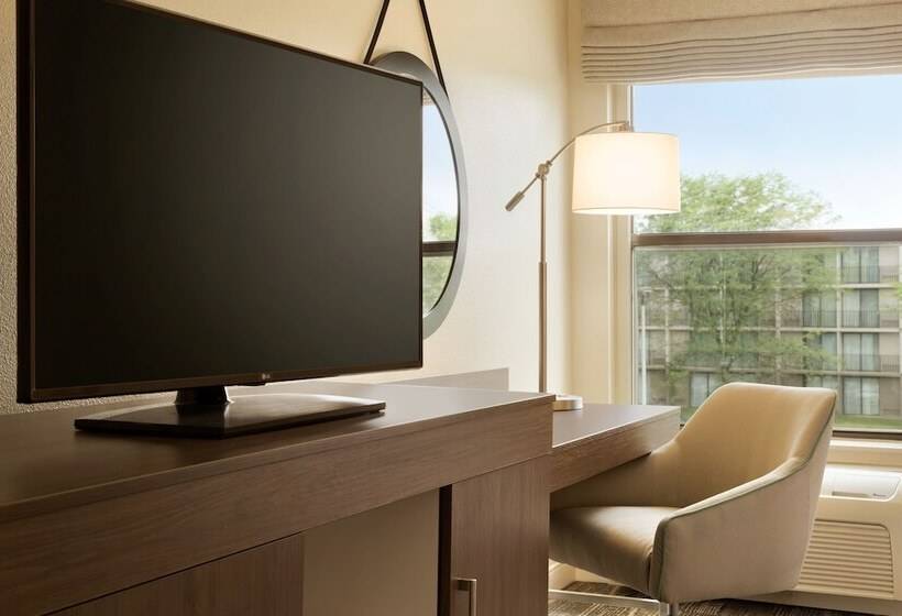 Отель Hampton Inn Akronfairlawn