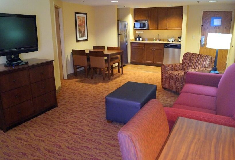 בית מלון כפרי Hampton Inn Altoona
