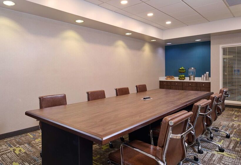 فندق Hampton Inn Anchorage