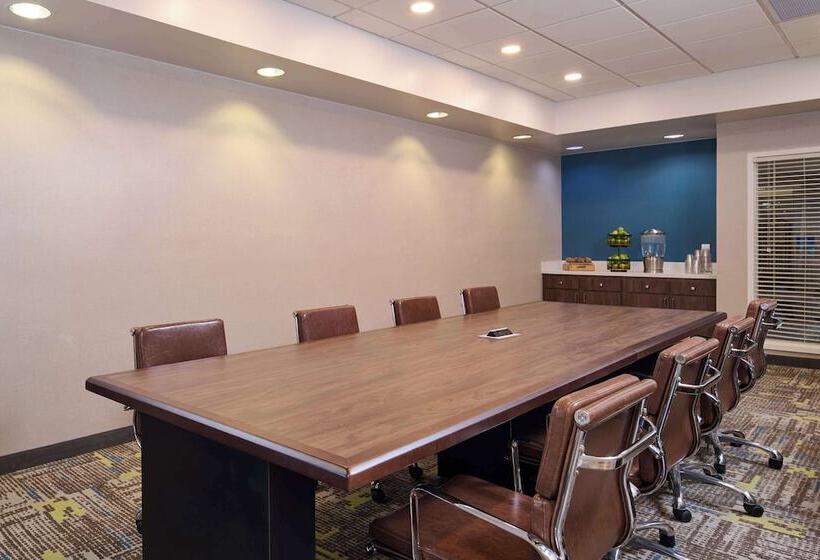 هتل Hampton Inn Anchorage