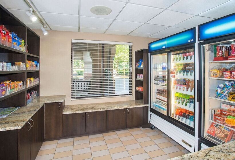 هتل Hampton Inn & Suites Annapolis