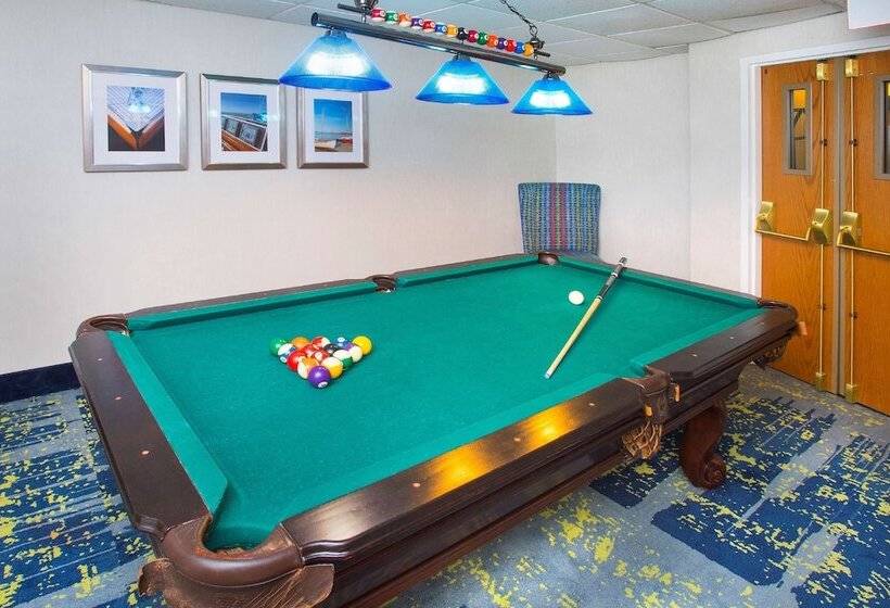 هتل Hampton Inn & Suites Annapolis