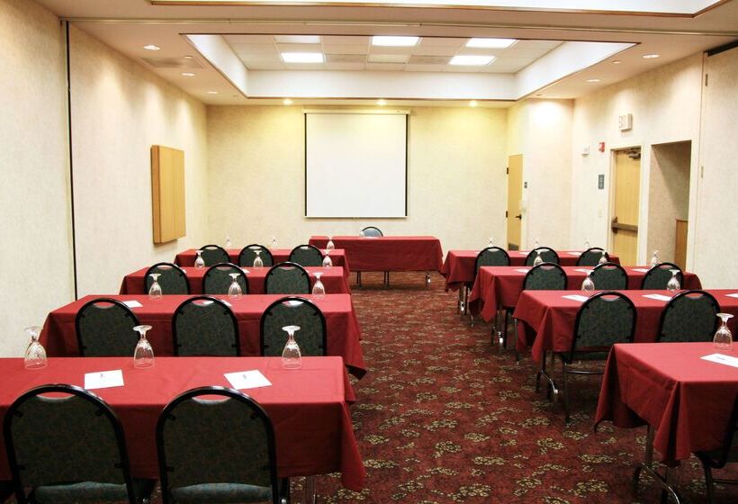 فندق Hampton Inn & Suites Kansas City Merriam