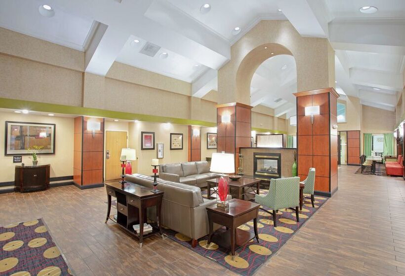 فندق Hampton Inn & Suites Kansas City Merriam
