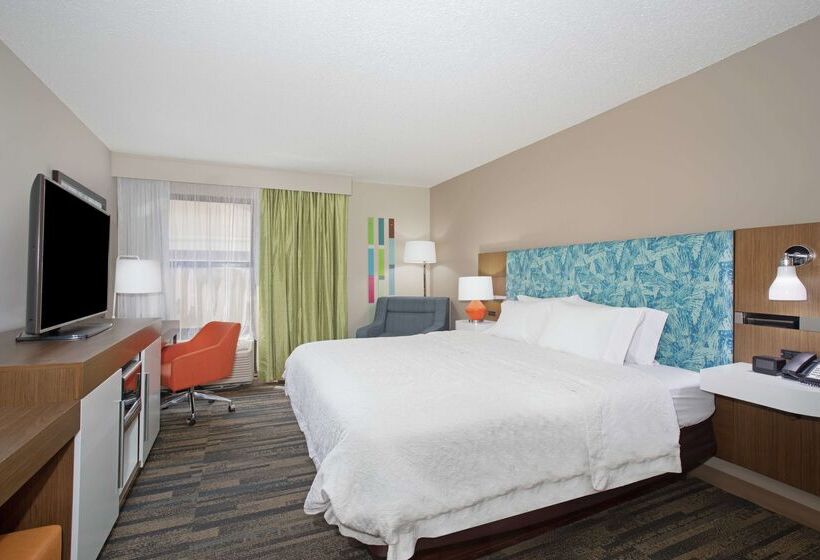 فندق Hampton Inn & Suites Kansas City Merriam