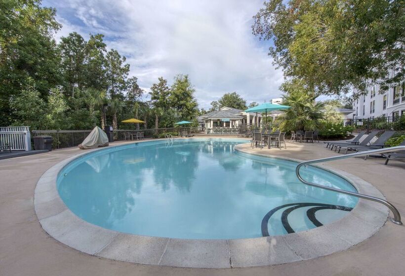 Отель Hampton Inn & Suites Wilmington/wrightsville Beach