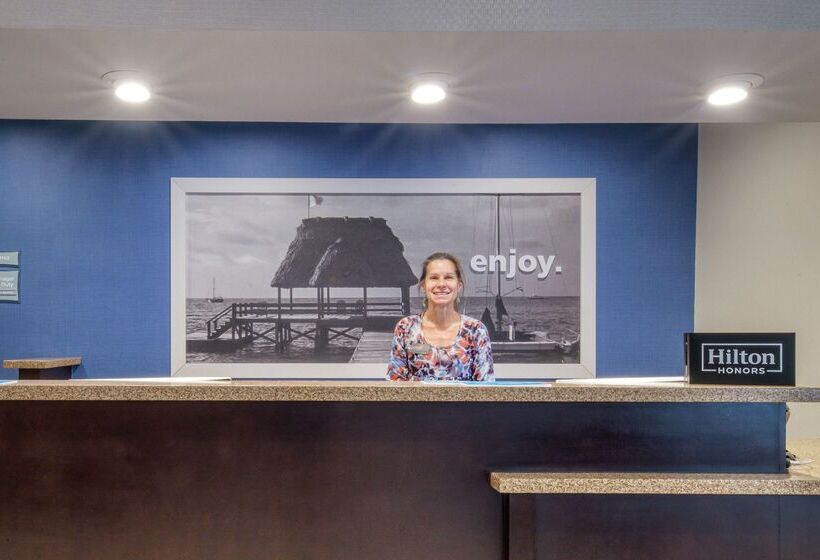 Отель Hampton Inn & Suites Wilmington/wrightsville Beach
