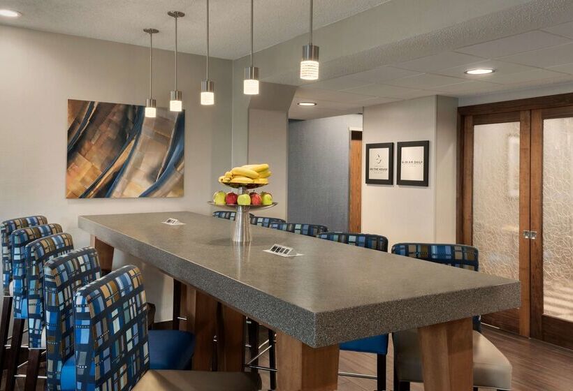 ホテル Hampton Inn Appletonfox River Mall Area