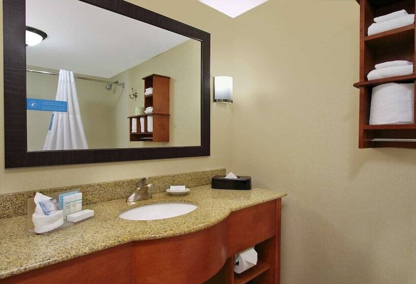 호텔 Hampton Inn Ashtabula