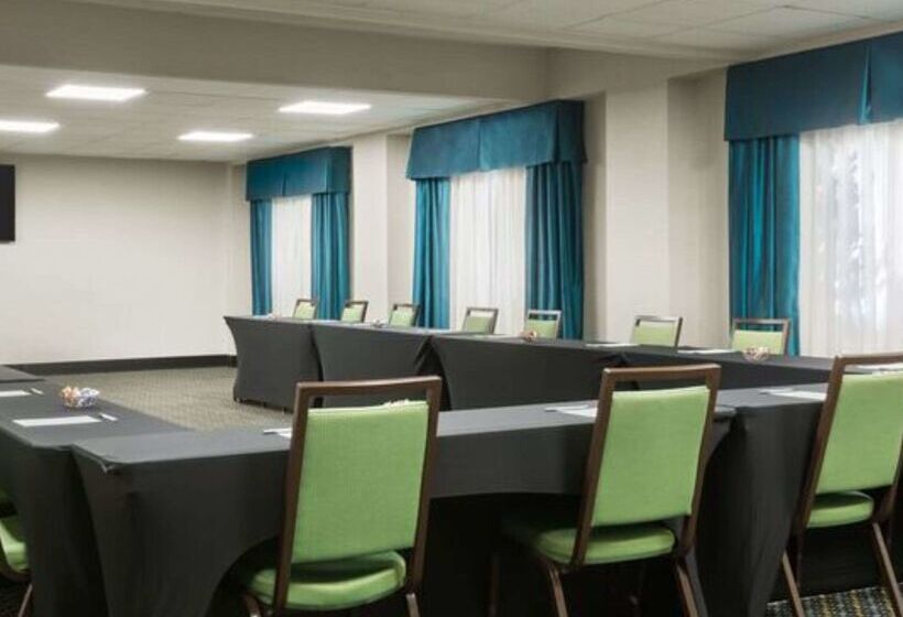 Отель Hampton Inn Atlantaperimeter Center