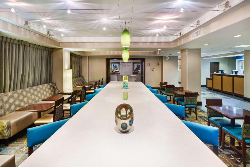 Отель Hampton Inn Atlantaperimeter Center