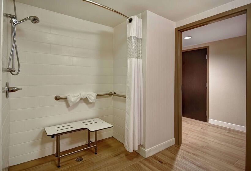 فندق Hampton Inn Auburn