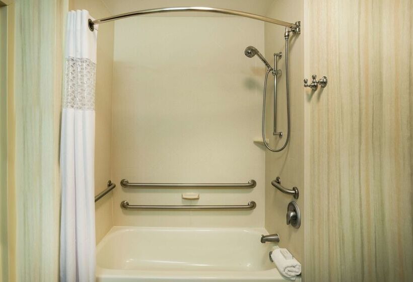 בית מלון כפרי Hampton Inn Bardstown
