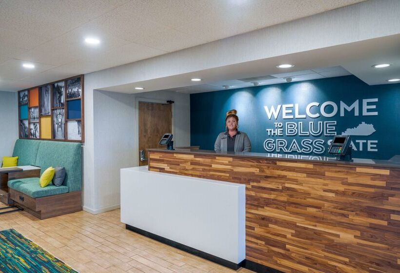 בית מלון כפרי Hampton Inn Bardstown