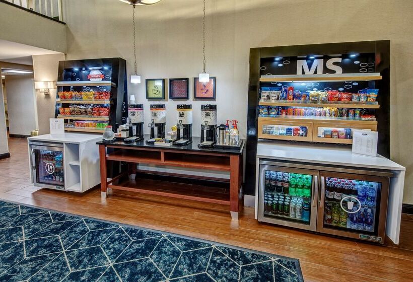 ホテル Hampton Inn Batesville