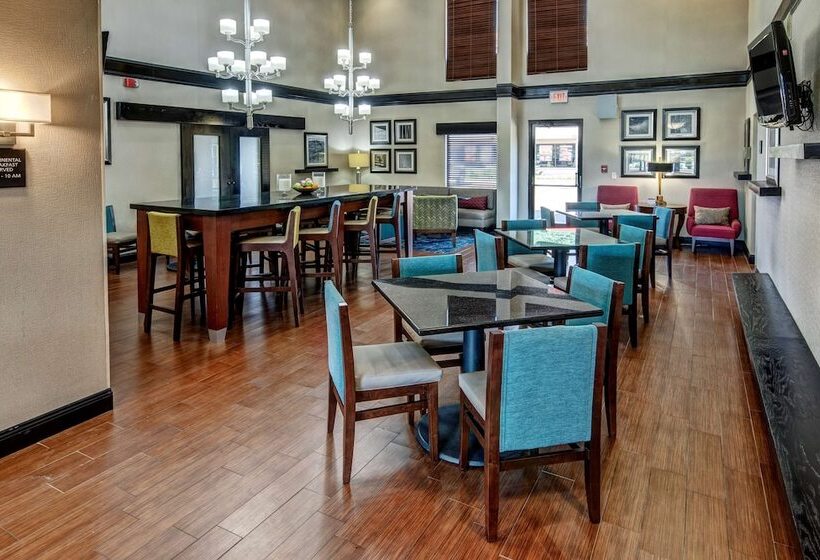 호텔 Hampton Inn Batesville