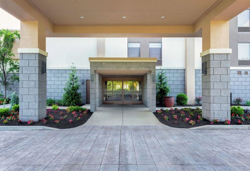 فندق Hampton Inn Bedford