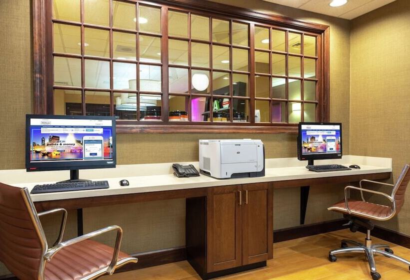 فندق Hampton Inn Bedford