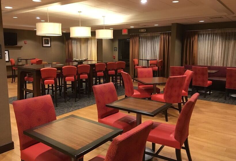 فندق Hampton Inn Bedford