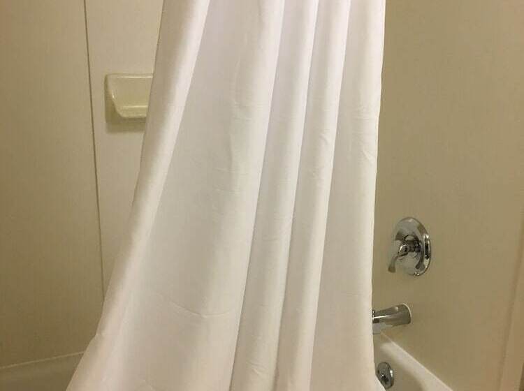 فندق Hampton Inn Bedford