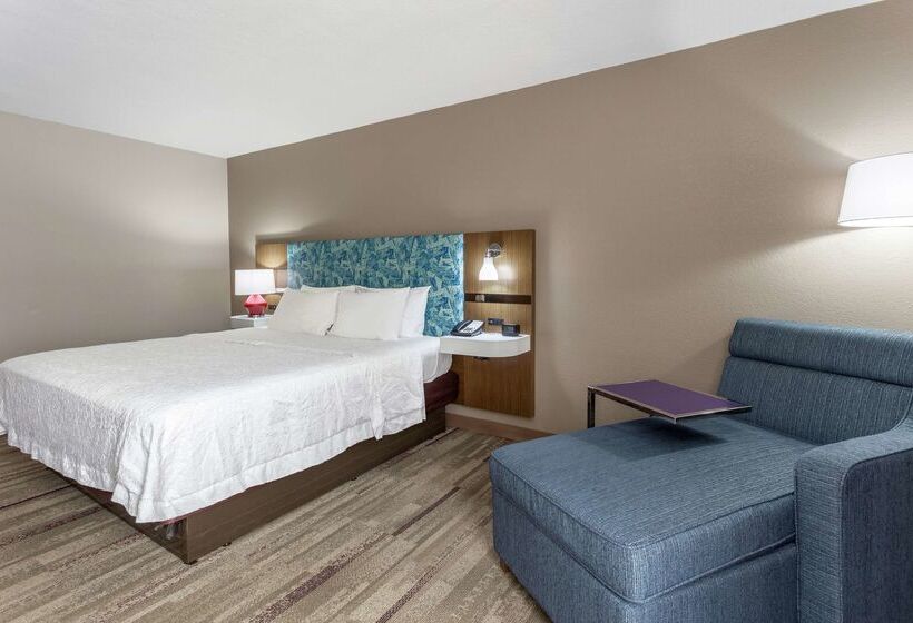 בית מלון כפרי Hampton Inn Biloxi Ocean Springs