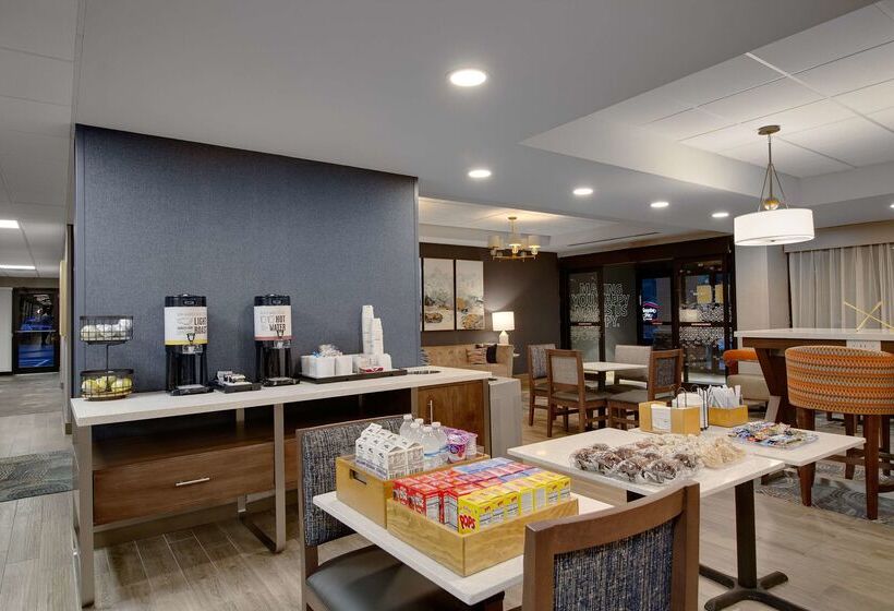 ホテル Hampton Inn Birminghamcolonnade 280