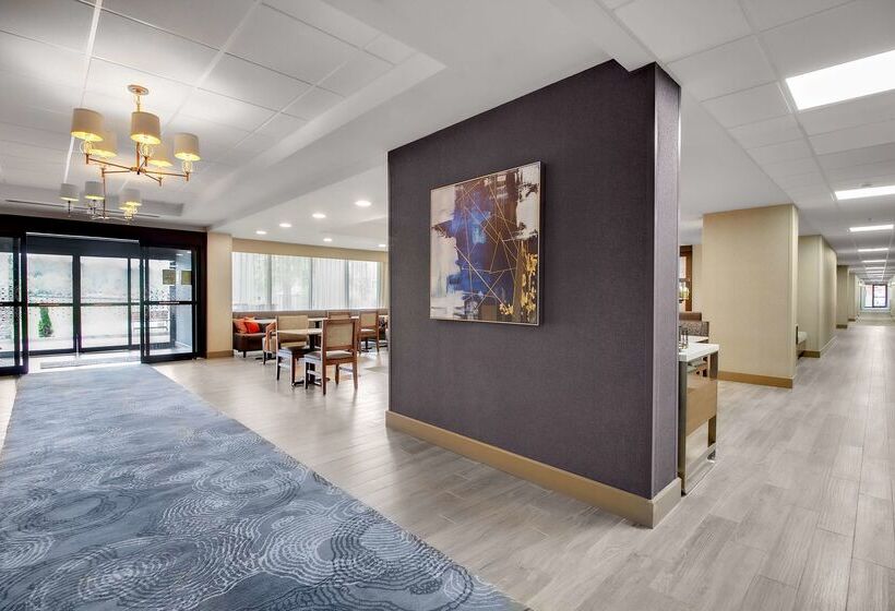 ホテル Hampton Inn Birminghamcolonnade 280