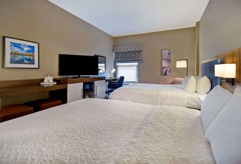 ホテル Hampton Inn Birminghamcolonnade 280