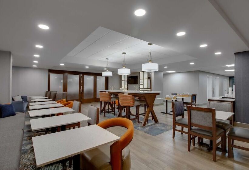 ホテル Hampton Inn Birminghamcolonnade 280