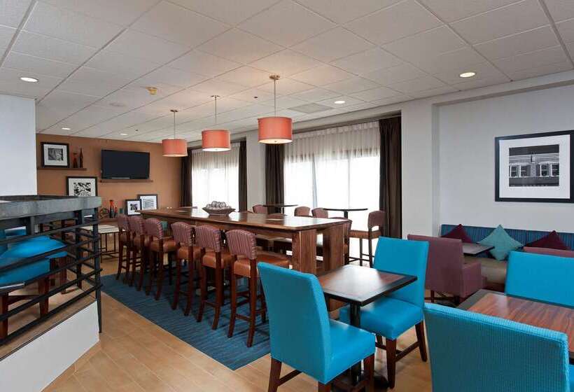 호텔 Hampton Inn Bloomington