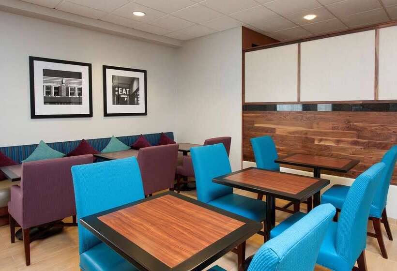 호텔 Hampton Inn Bloomington