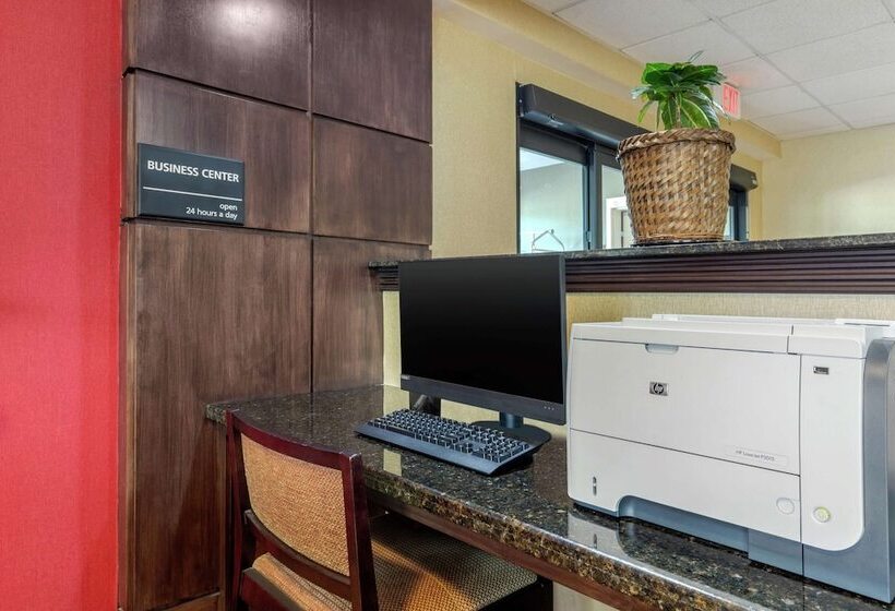 فندق Hampton Inn Brookhaven